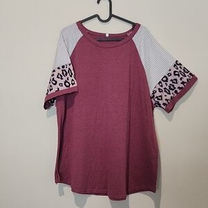 Women’s Short Sleeve Raglan Tee in Mauve with Leopard Accent